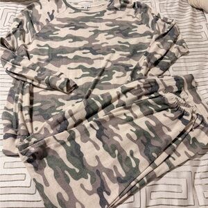 Seeing Stars Camouflage Lounge Set 2X